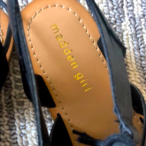 Madden Girl gladiator sandals - Picture 3 of 6